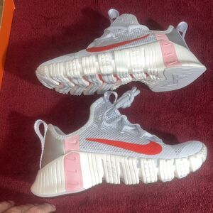 Size 5 - Nike Free Metcon 3 Football Grey Bright Crimson W